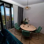 Oxygen Sea View 38