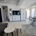 Oxygen Sea View 38 *